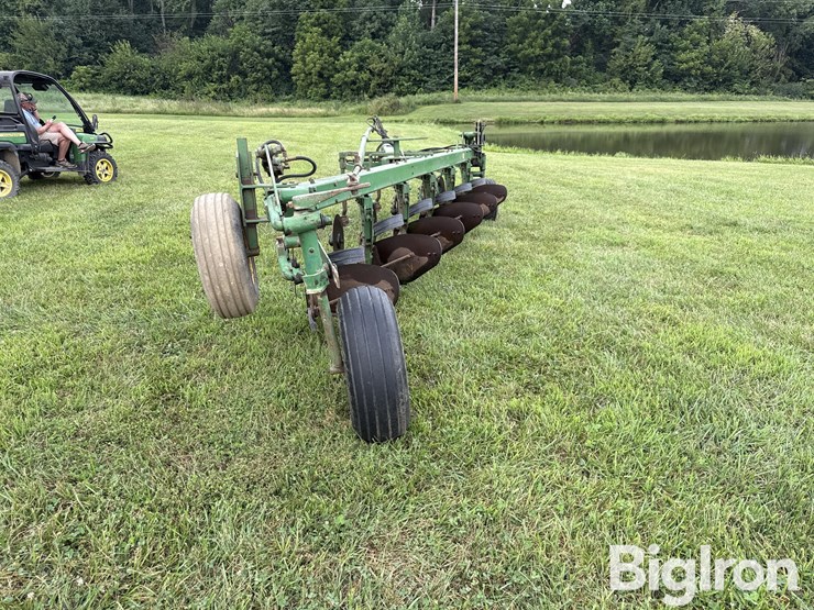 john-deere-2350-2450-image-6