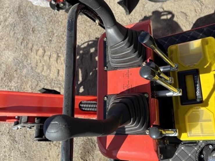 me15-hydraulic-excavator-image-17