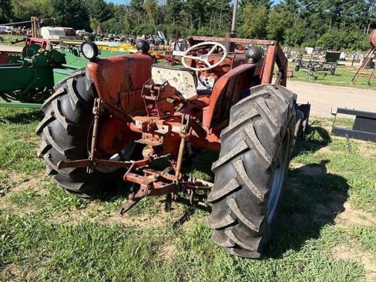 allis-chalmers-d15-series-ii-tractor-image-4