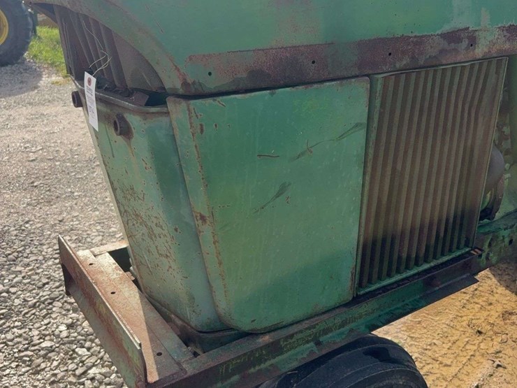 john-deere-4010-image-3