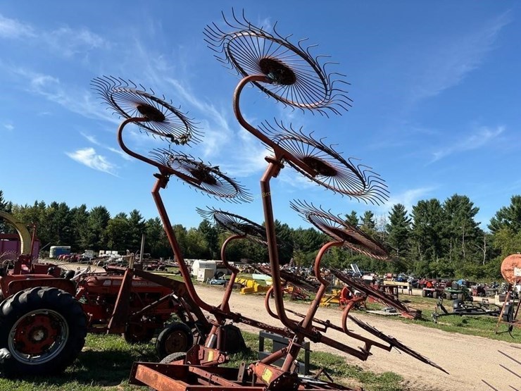 clark-10-wheel-rake-image-4