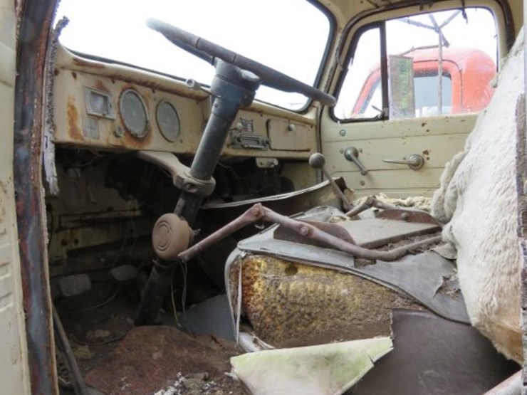 1952-international-coe-truck-image-7