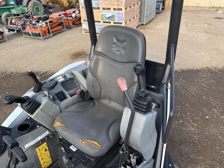 2021-bobcat-e26-image-27