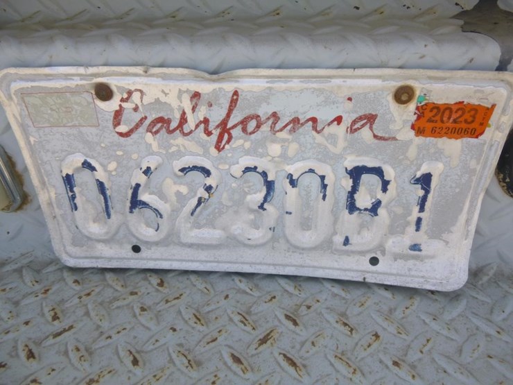 2011-ford-f350-image-32