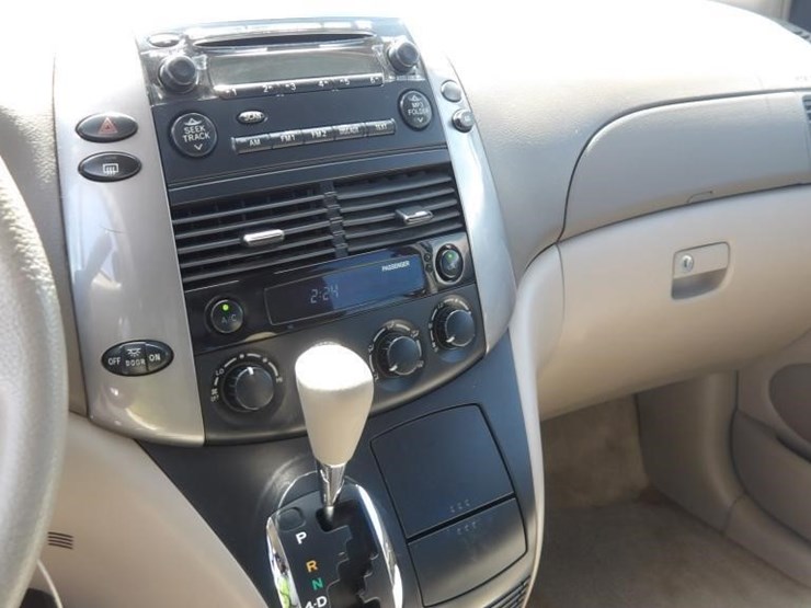 2006-toyota-sienna-image-20