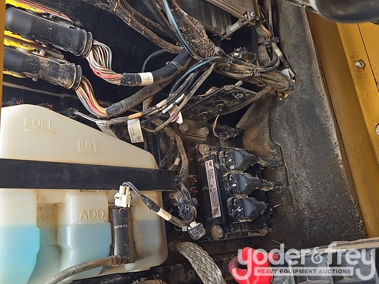 2019-caterpillar-336-image-32
