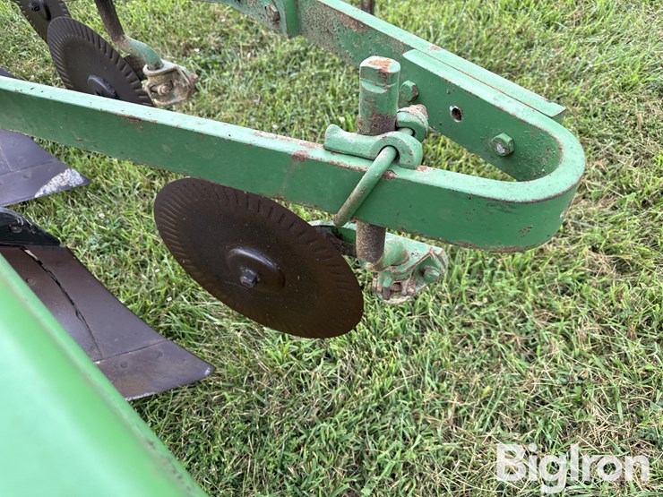 john-deere-2350-2450-image-18