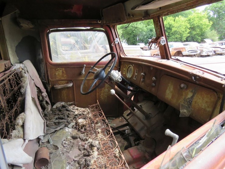 1947-federal-29m2-dump-truck-image-5