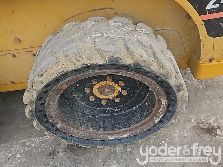 caterpillar-246-image-18