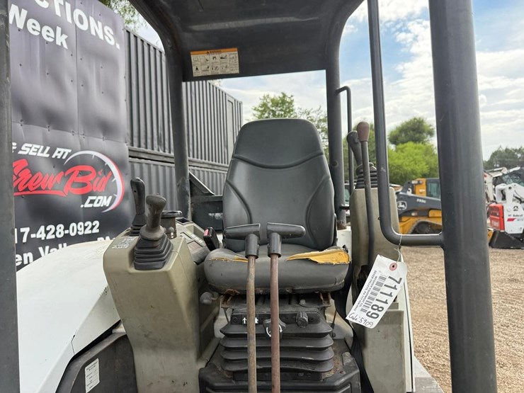 2011-bobcat-e50-image-18