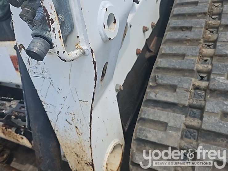 2020-bobcat-t870-image-28
