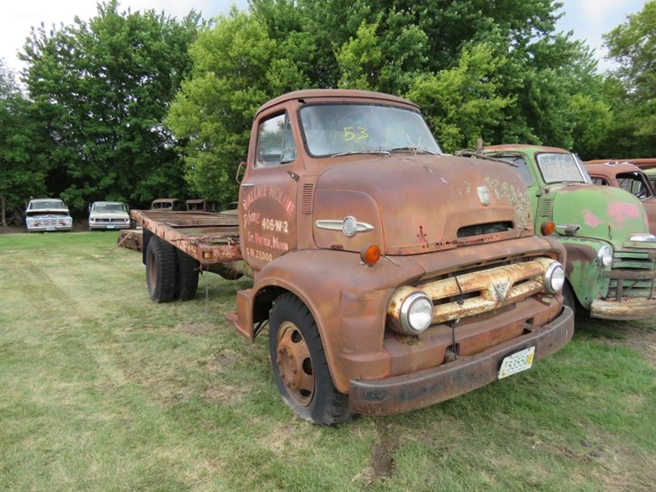 1954-ford-c750-image-2