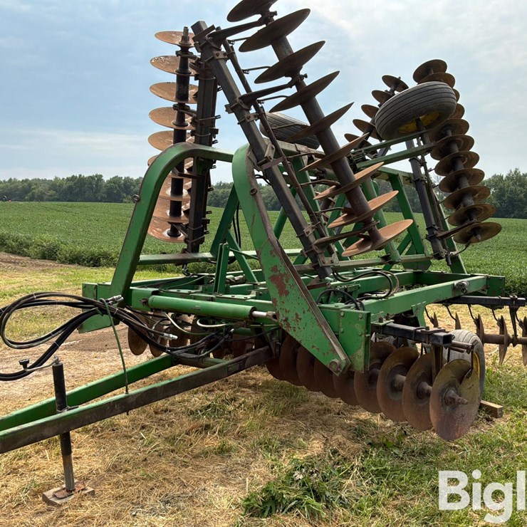 JOHN DEERE 230