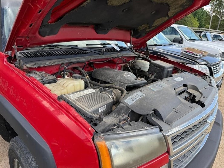 2005-chevrolet-3500-image-8