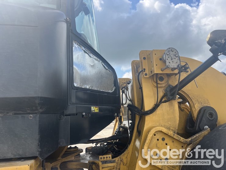 2016-caterpillar-926m-image-19