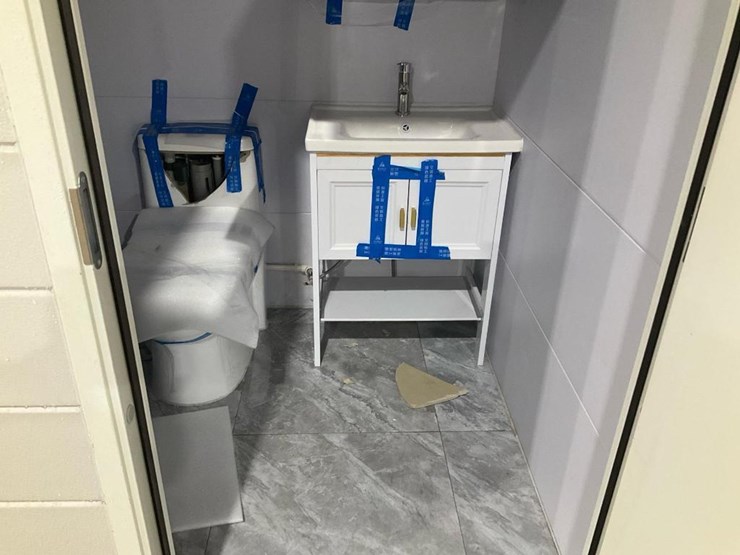 #4070-•-unused-raysky-mobile-toilet-image-9