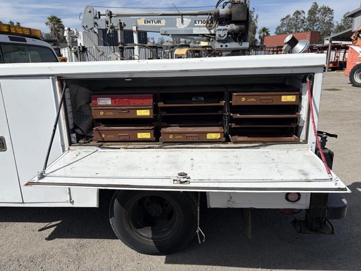 2001-ford-f350-image-23