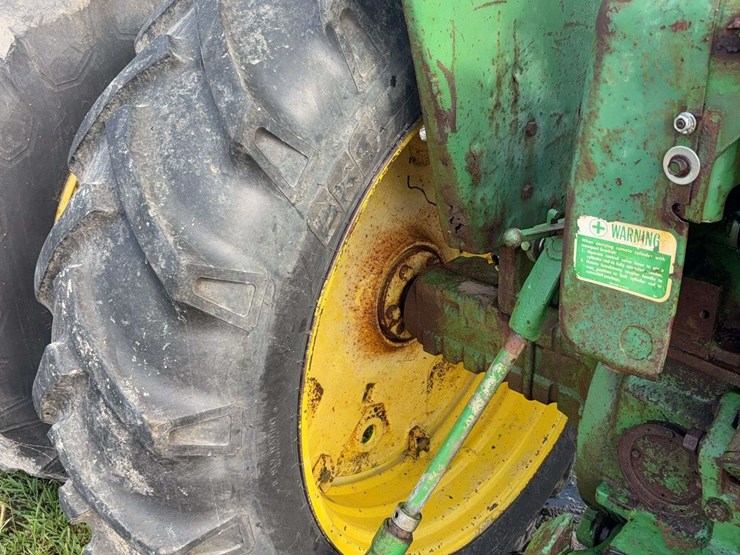 john-deere-4010-image-15