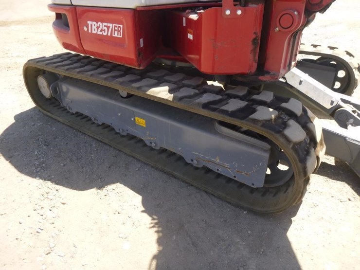 2024-takeuchi-tb257fr-image-17
