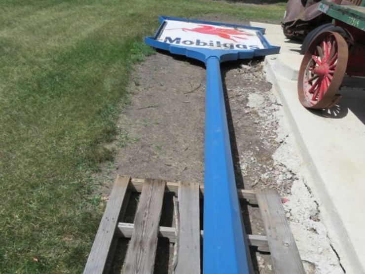 mobilgas-porcelain-sign-on-pole-with-frame-image-1