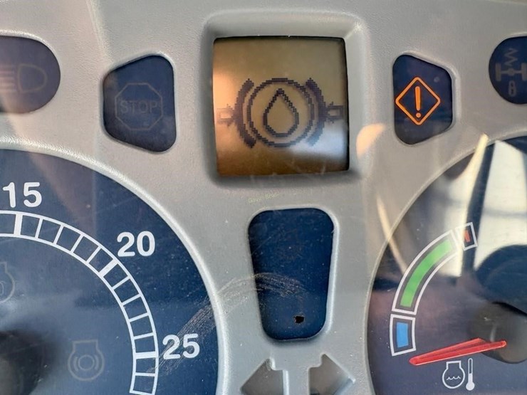 new-holland-t7.250-image-16