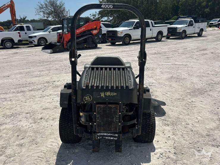 2013-toro-z-master-52in-zero-turn-commercial-mower-image-18