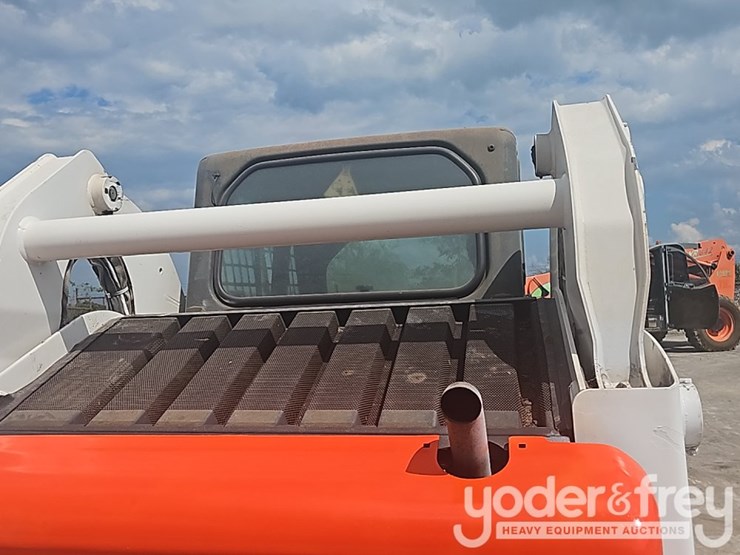 2011-bobcat-s185-image-23