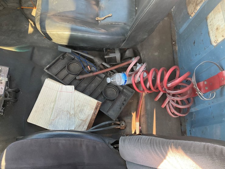 #1993-•-chevrolet-kodiak-single-axle-semi-tractor-image-98