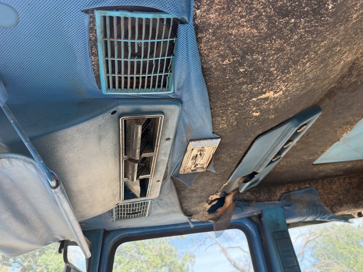 ford-7700-image-22
