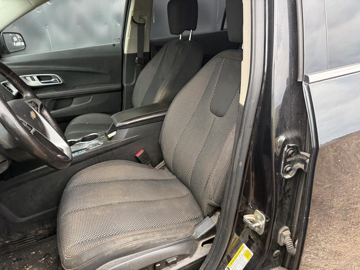 2013-chevrolet-equinox-image-22