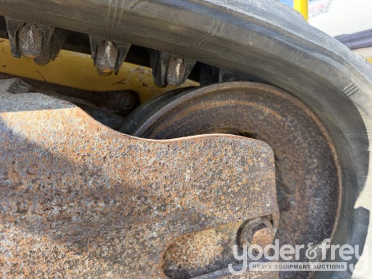 2019-deere-317g-image-6