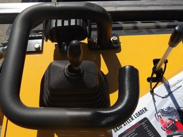 2026-zjz-380-skid-steer-track-loader-image-15