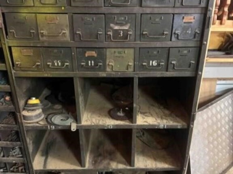 metal-storage-cabinet-image-1