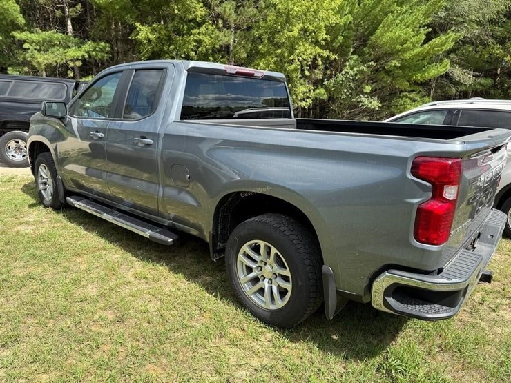 2019-chevrolet-1500-image-4