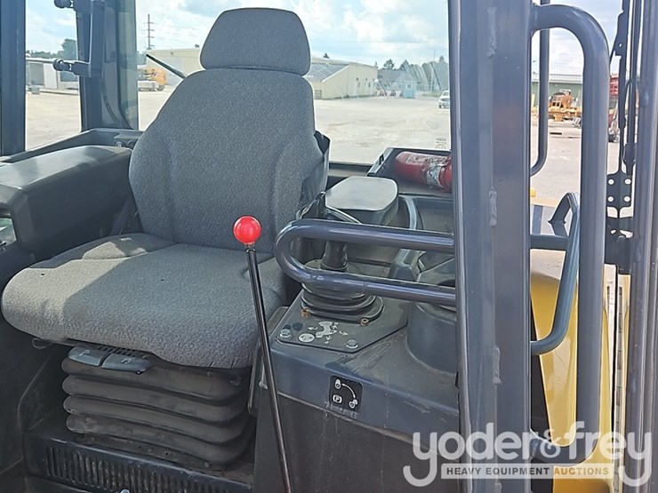 2013-deere-750k-lgp-image-18