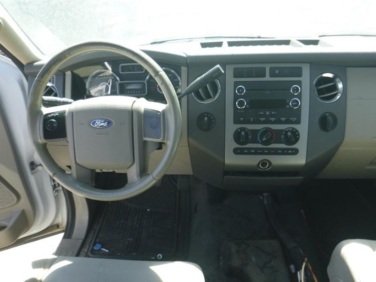 2014-ford-expedition-image-9