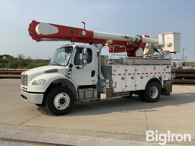 2015-freightliner-m2-106-image-1