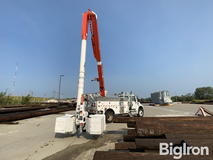 2015-freightliner-m2-106-image-13