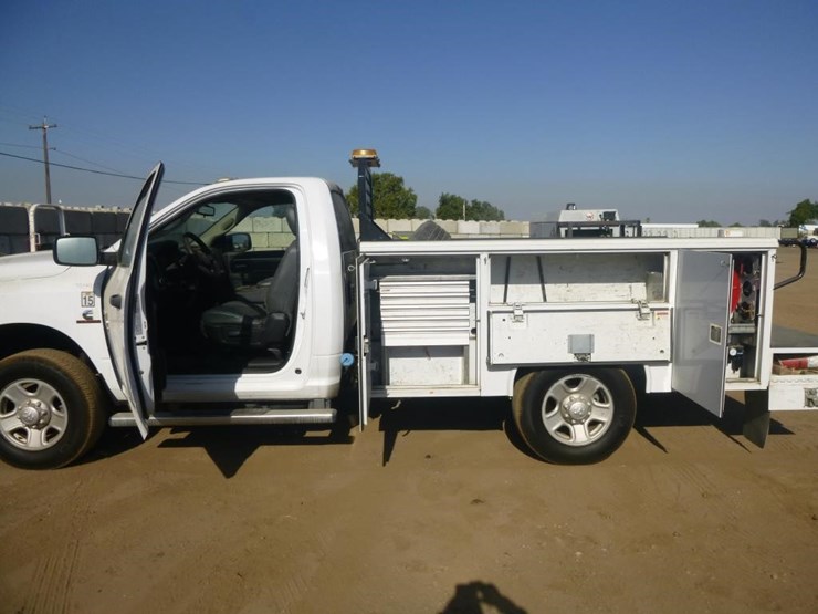 2016-dodge-3500-image-7
