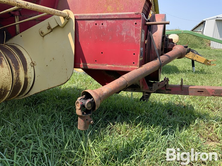 new-holland-270-image-11