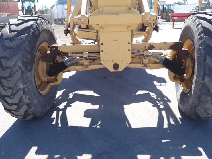 caterpillar-143h-image-14