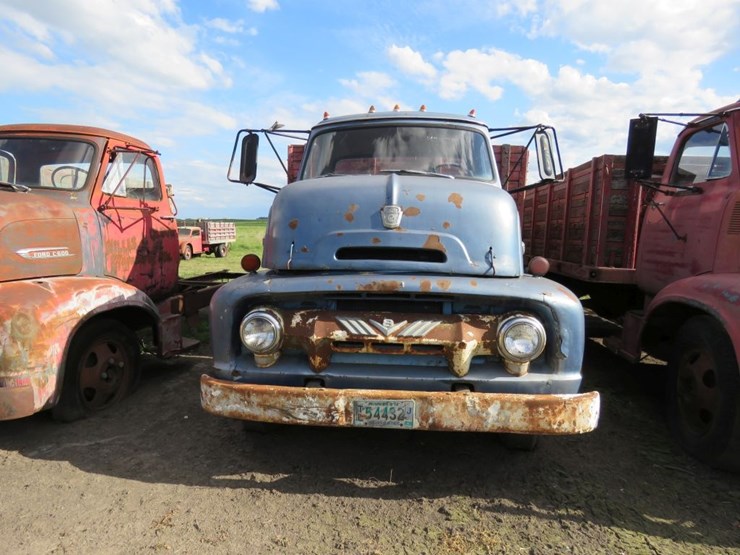 1954-ford-c600-image-3