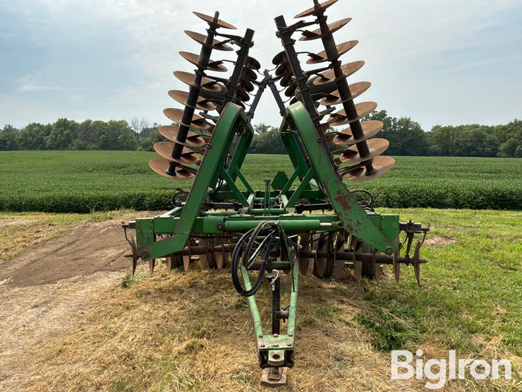 john-deere-230-image-2