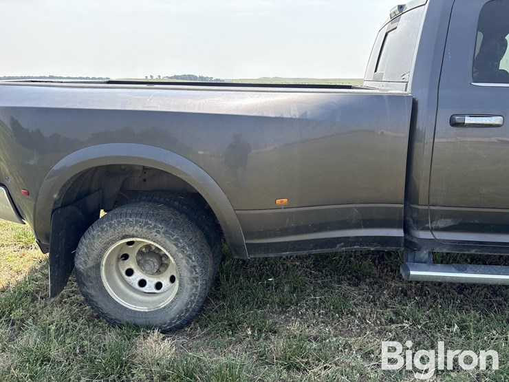 2017-dodge-3500-image-17