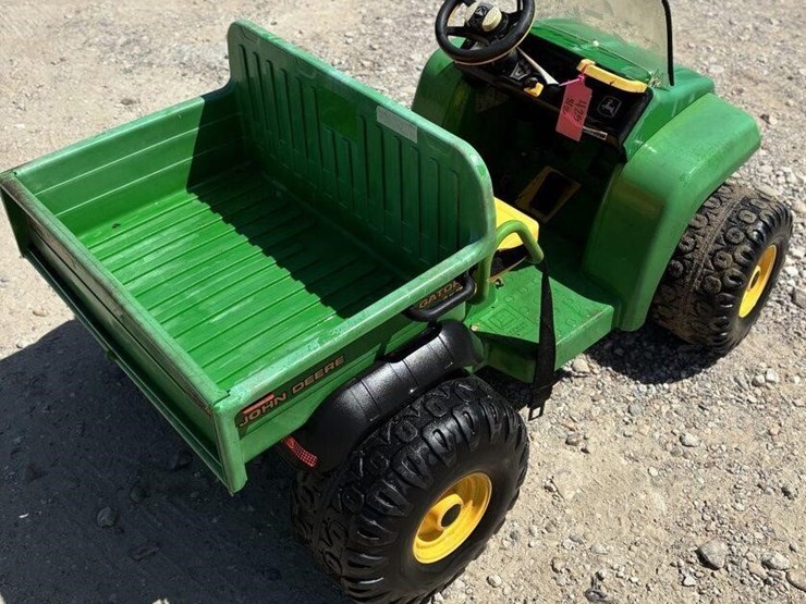 john-deere-gator-image-3
