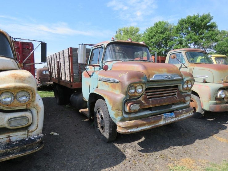 1959-chevrolet-50-image-1