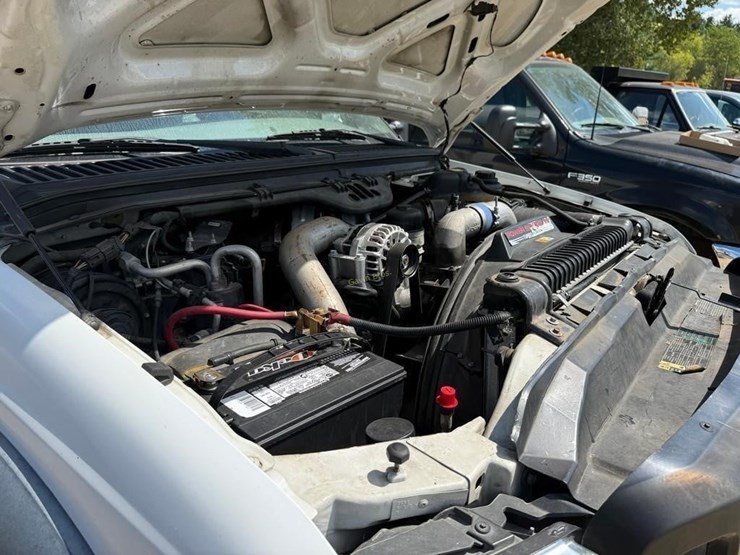 2006-ford-f550-xl-image-11