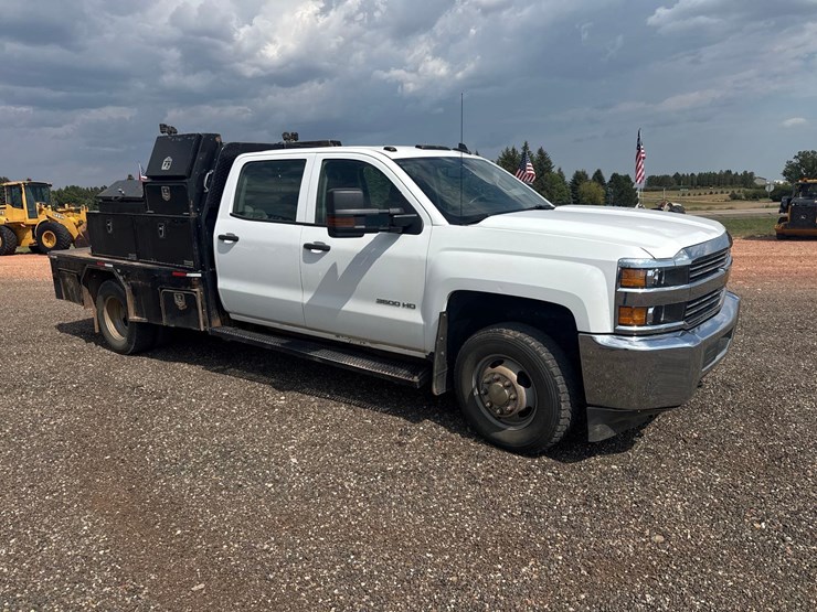 2018-chevrolet-silverado-3500hd-image-7