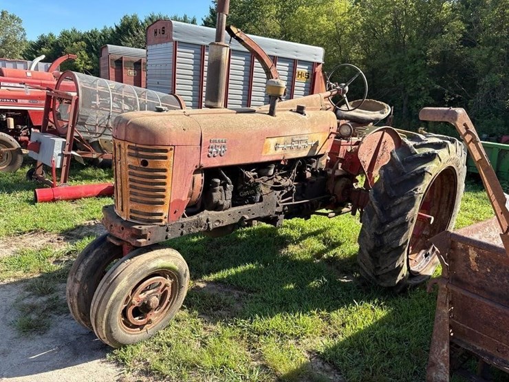 farmall-350-diesel-tractor-image-3
