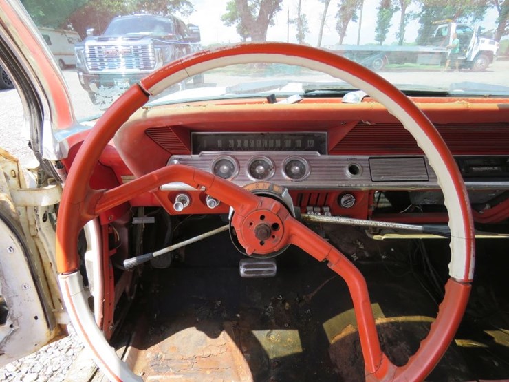 1961-chevrolet-impala-bubbletop-image-15